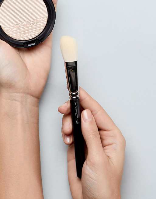 MAC 168S Large Angled Contour Brush