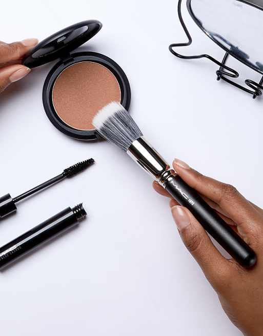 MAC 187S Duo Fibre Face Brush