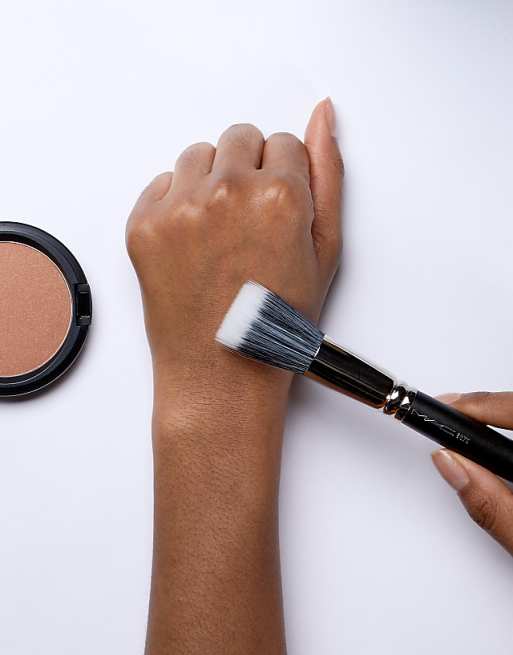 MAC 187S Duo Fibre Face Brush