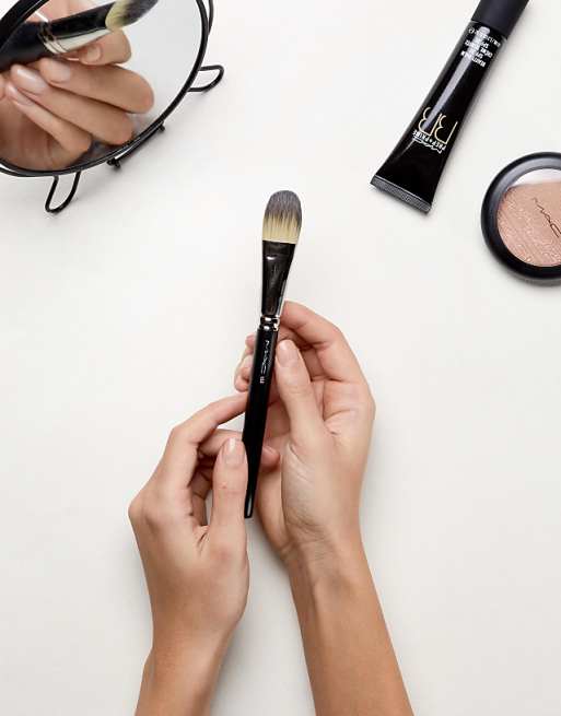 MAC 190 Foundation Brush