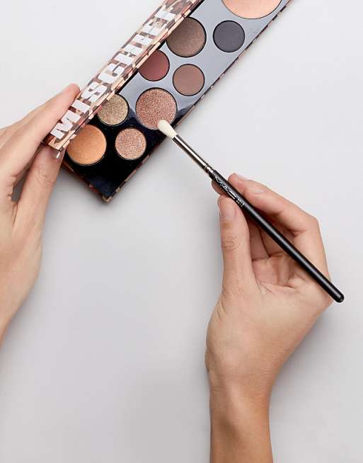 MAC 221S Small Tapered Blending Brush