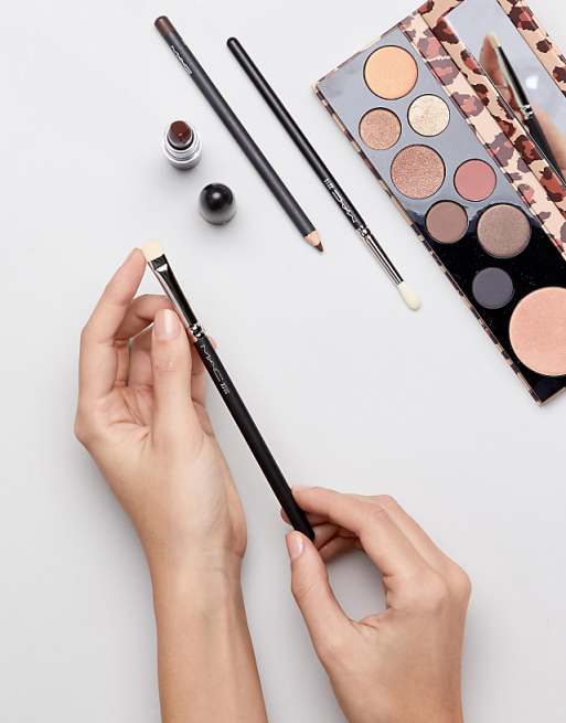 MAC 239S Eye Shader Brush