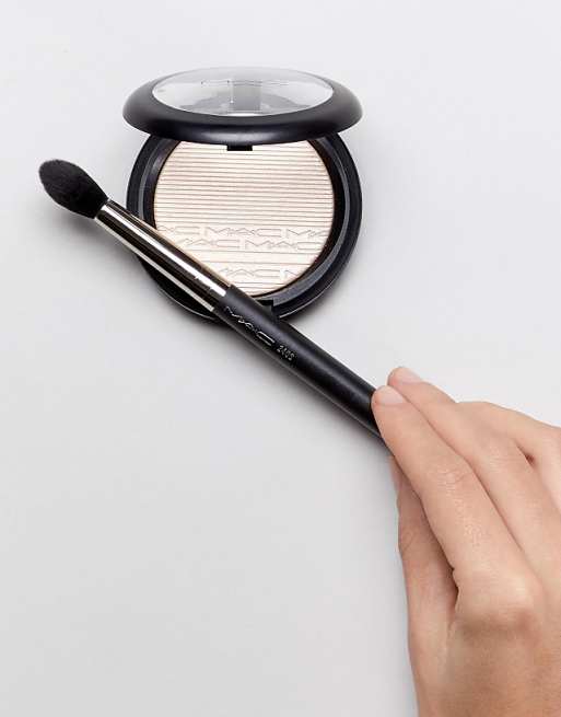 MAC 240S Large Tapered Blending Brush