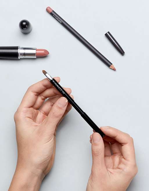 MAC 318 Retractable Lip Brush