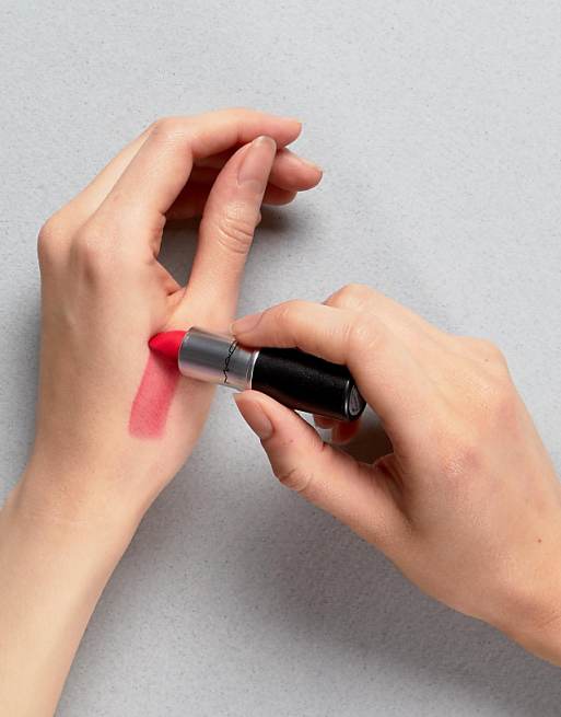 MAC Retro Matte Lipstick - Relentlessly Red