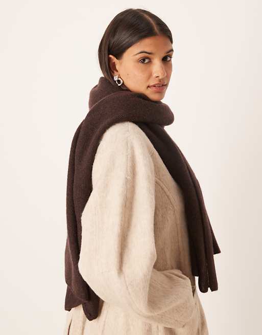 Mango capsule scarf and gloves in brown
