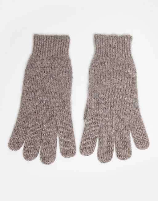 Mango gloves in mushroom