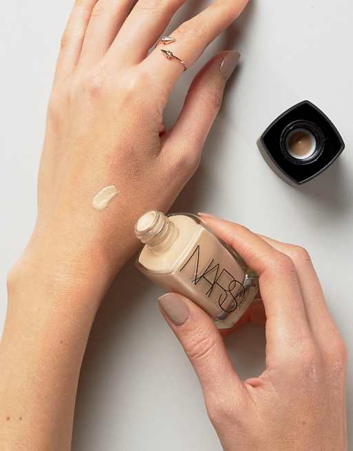 NARS Sheer Glow Foundation