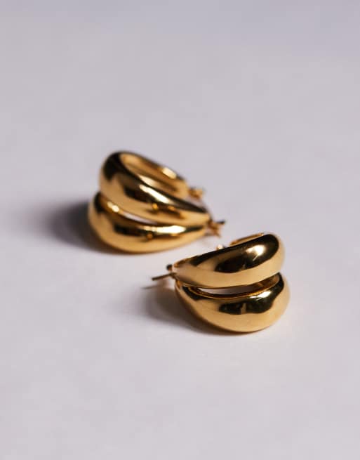 Neck On The Line Double Hoop Earrings In Gold Plated