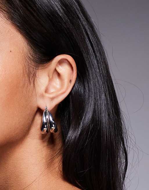 Neck On The Line double hoop earrings in silver