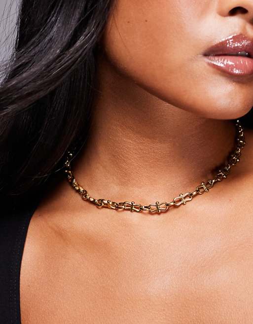 Neck On The Line interlocking chain necklace in gold plated
