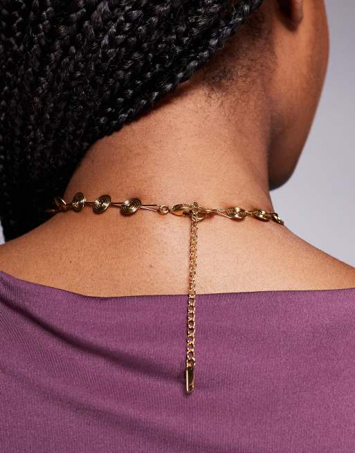 Neck On The Line Spiral Necklace In Gold Plated