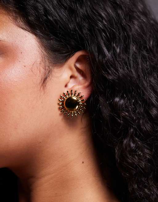 Neck On The Line Statement Sun Stud Earrings In Gold Plated
