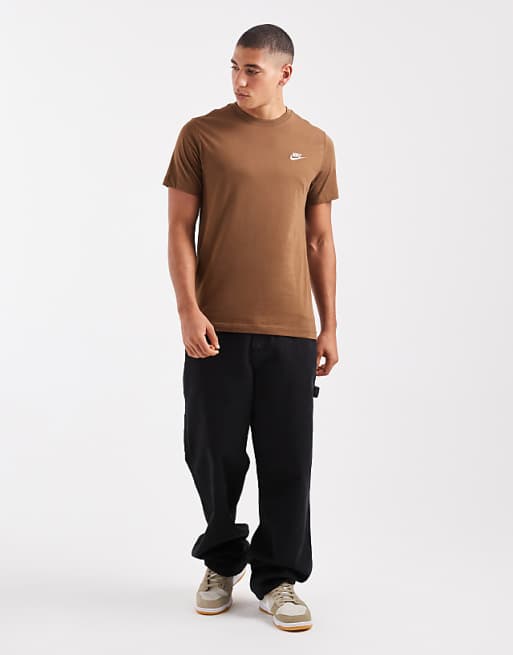 Nike Club T-shirt In Brown