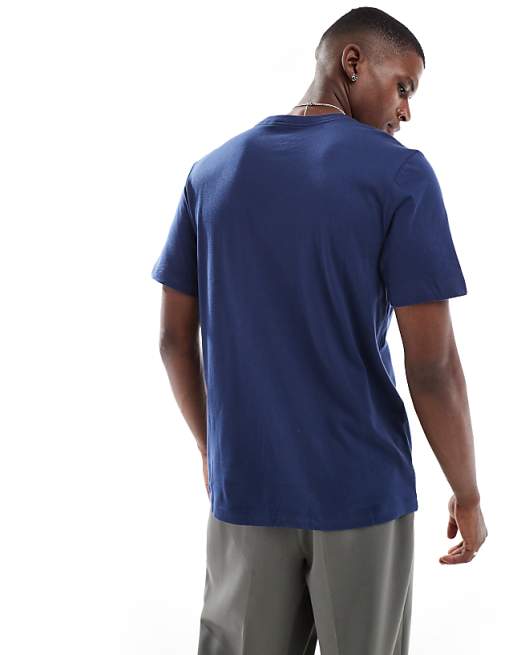 Nike Club T-shirt In Navy