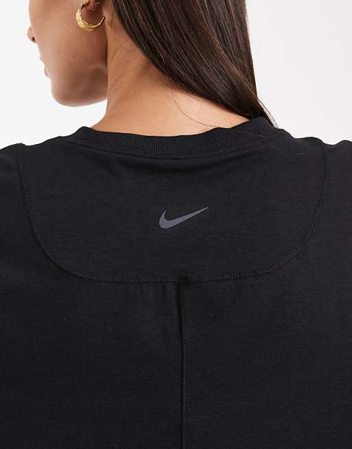 Nike One Training Dri-FIT Relaxed T-shirt In Black