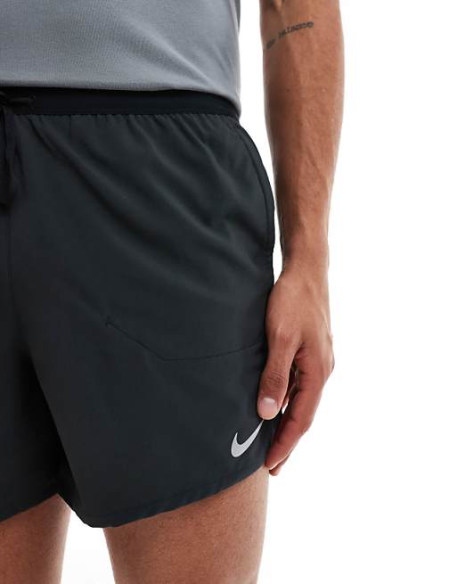 Nike Running Dri-FIT Stride 5 Inch Shorts In Black