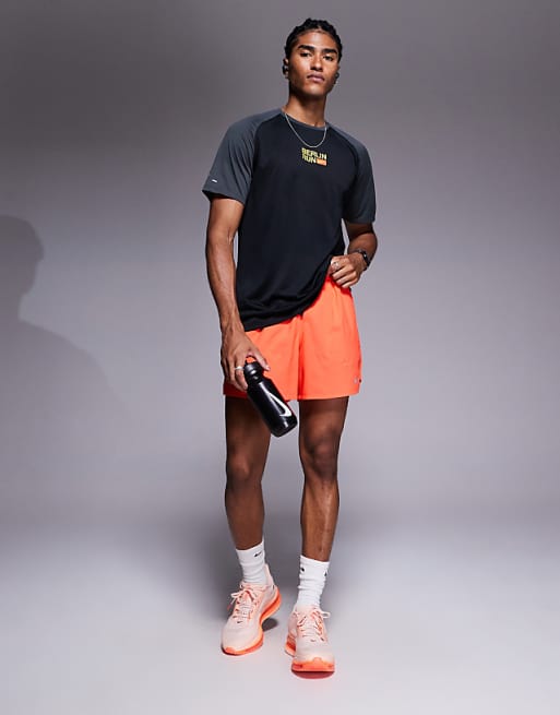 Nike Running Dri-FIT Stride 5 Inch Shorts In Red