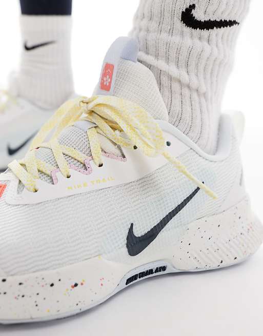 Nike Running Juniper Trail 3 Trainers In White