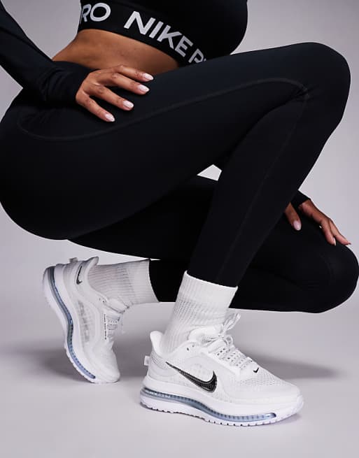 Nike Running Pegasus Premium Trainers In White And Silver