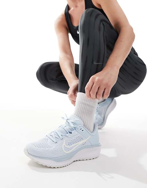 Nike Running Quest 6 trainers in blue and white