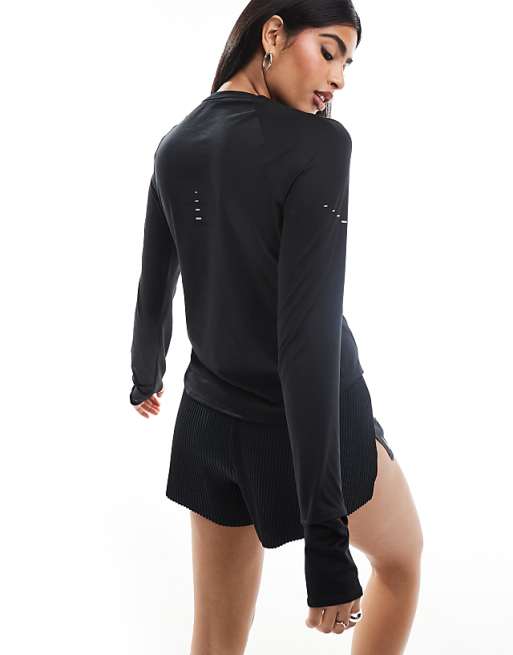 Nike Running Swift Dri-FIT Long Sleeve T-shirt In Black