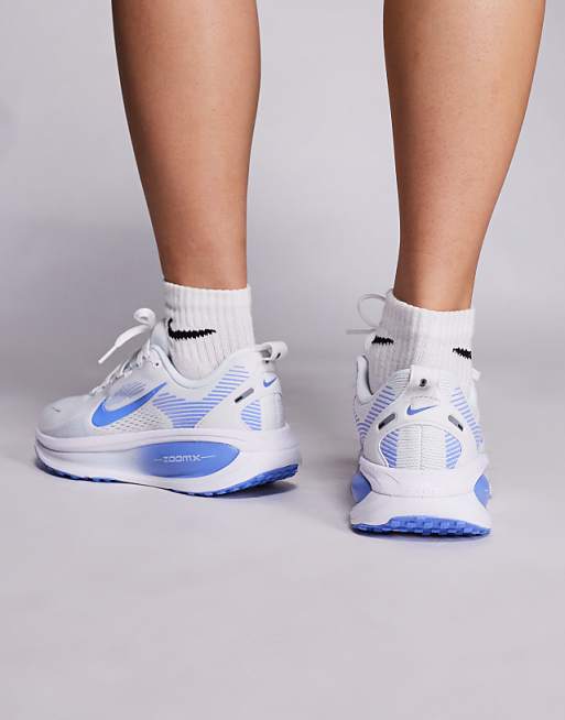 Nike Running Vomero 18 Trainers In White And Blue