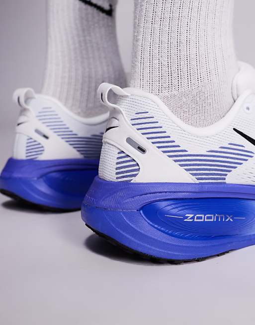 Nike Running Vomero 18 Trainers In White And Blue