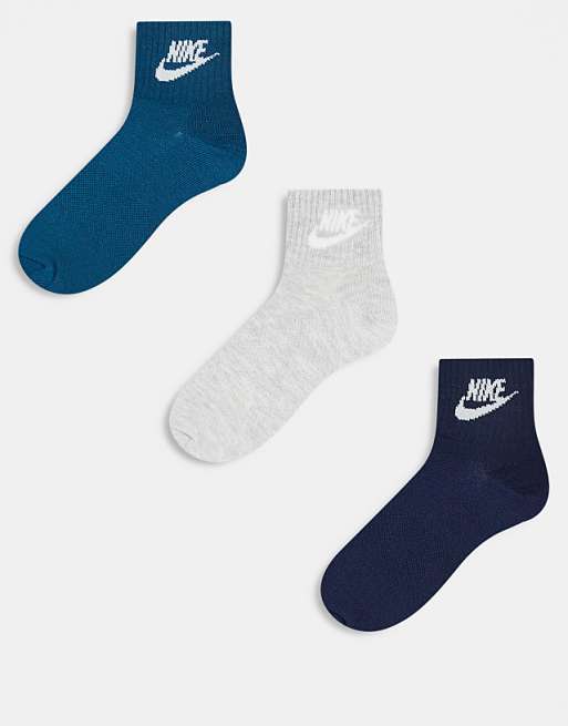 Nike Sportswear Everyday Essential 3 pack socks in multi