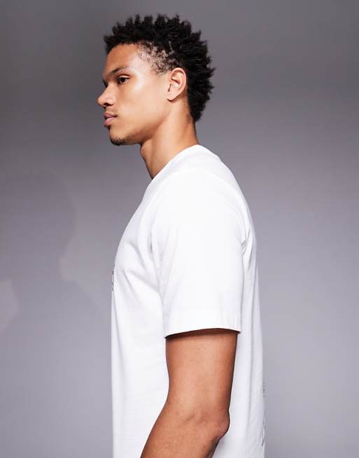 Nike Training Back Print Graphic T-shirt In White