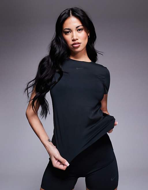 Nike Training Form In Black