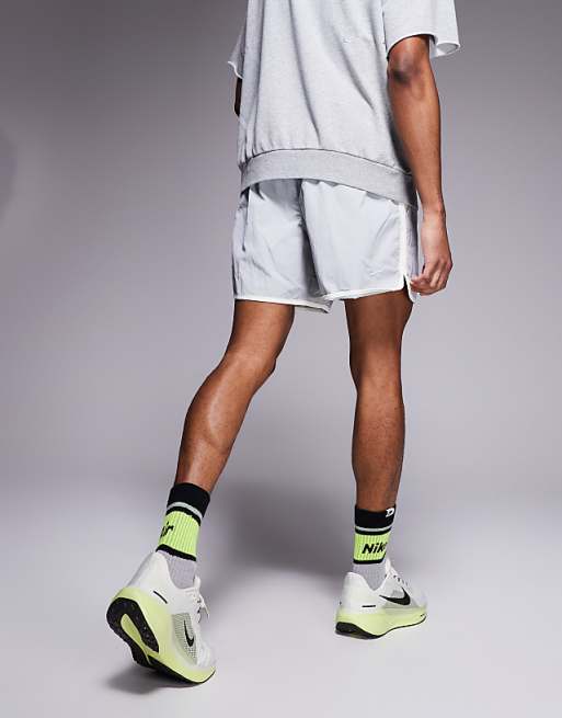 Nike Training Heritage Dri-FIT Woven 5 Inch Shorts In Grey