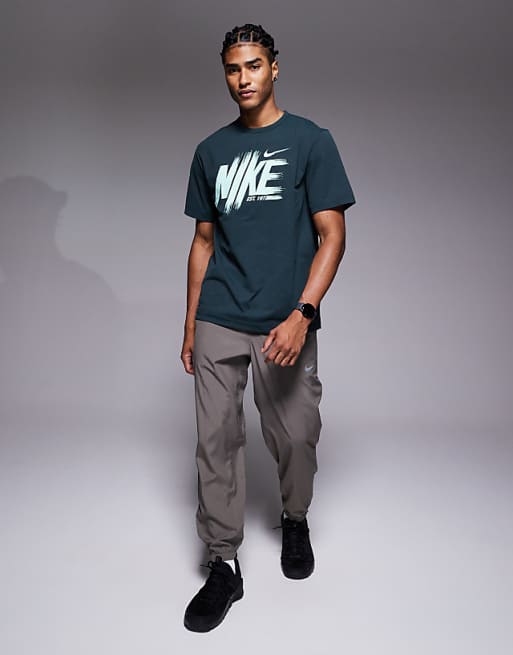 Nike Training Hyverse Dit-FIT T-shirt In Green