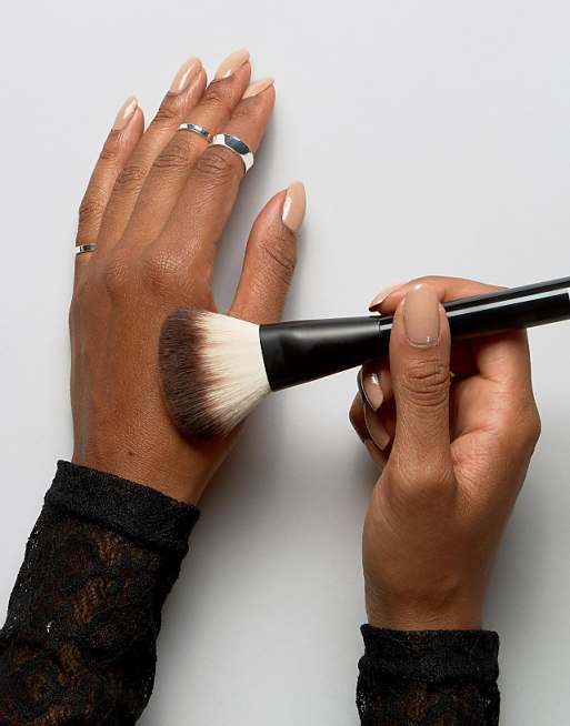 NYX Professional Makeup - Pro Powder Brush