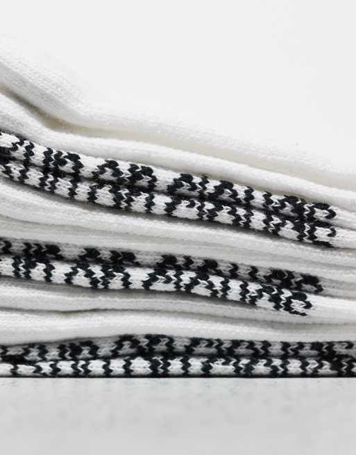 ON 3 Pack Logo High Socks In White