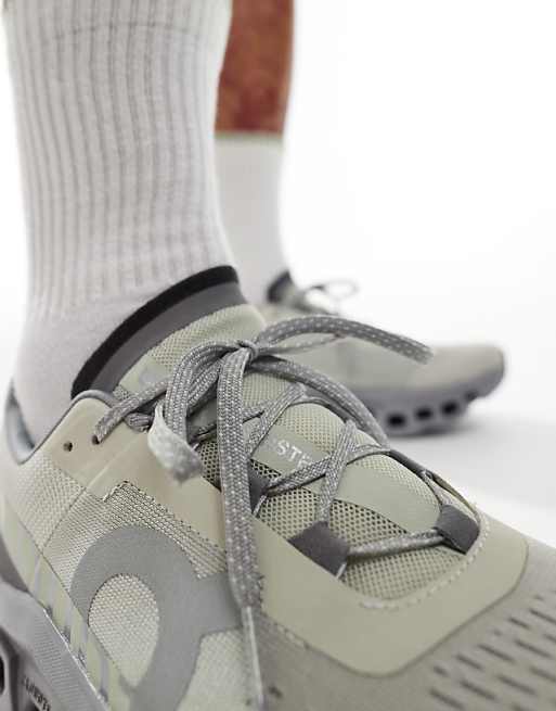 ON Cloudmonster Running Trainers In Grey