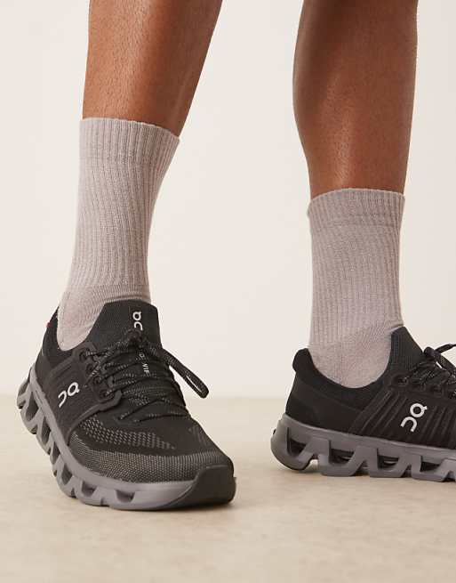 ON Cloudswift 4 Running Trainers In Black
