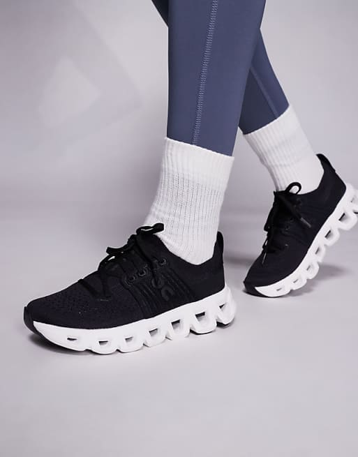 ON Cloudswift 4 Running Trainers In Black