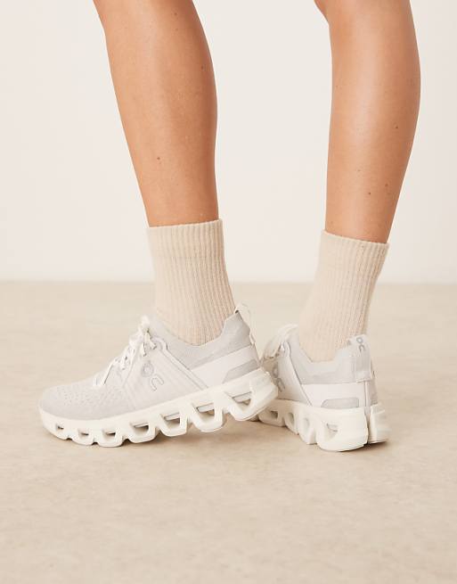 ON Cloudswift 4 Running Trainers In Grey