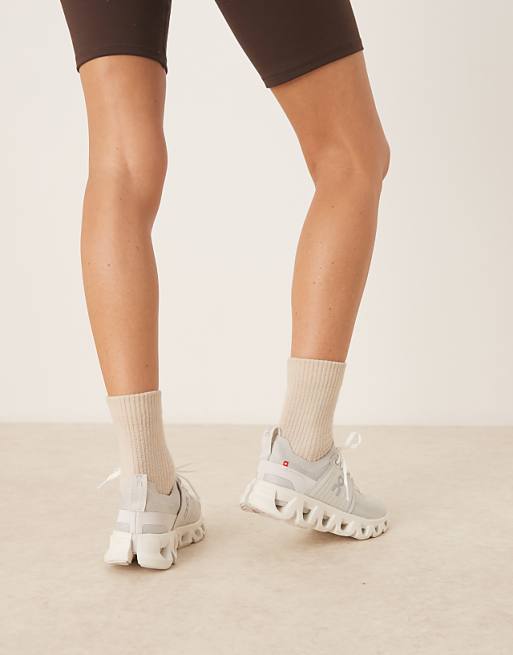 ON Cloudswift 4 Running Trainers In Grey