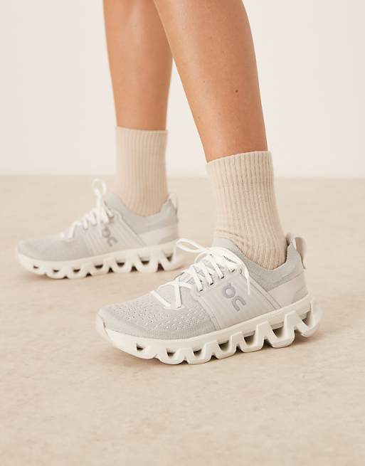 ON Cloudswift 4 running trainers in grey