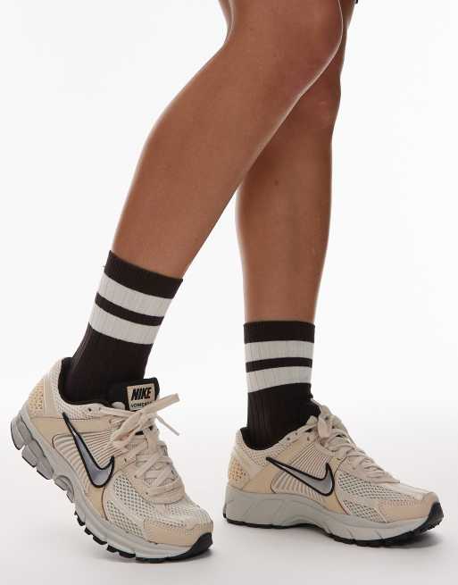 & Other Stories Socks In Brown With White Contrast Cuff