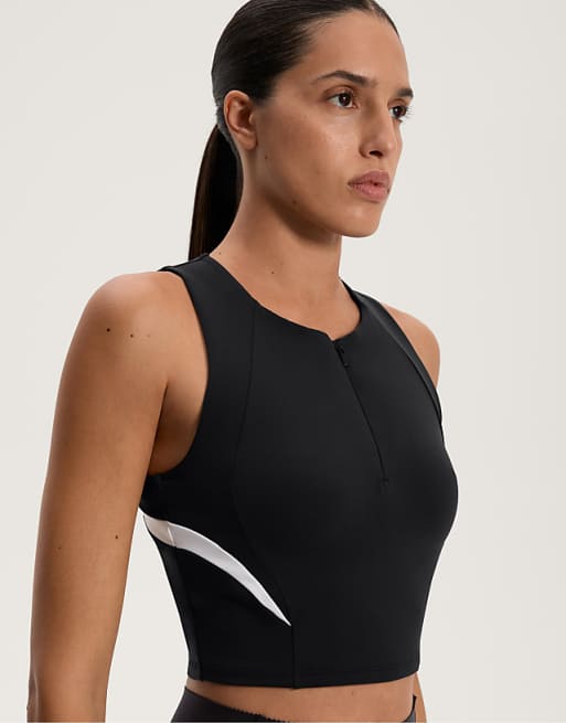 OYSHO Compressive lines tank top in black