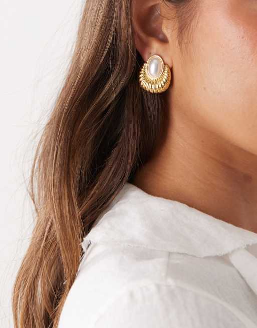 Petit Moments Jane Vintage Pearl Studs In Gold