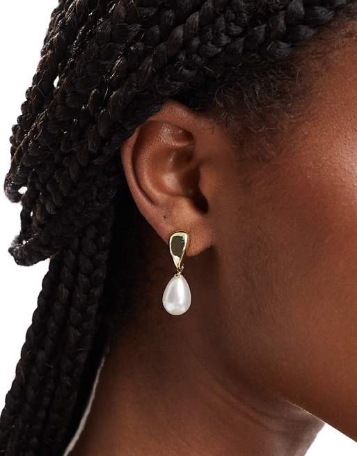 Petit Moments liquid pearl drop earrings in gold