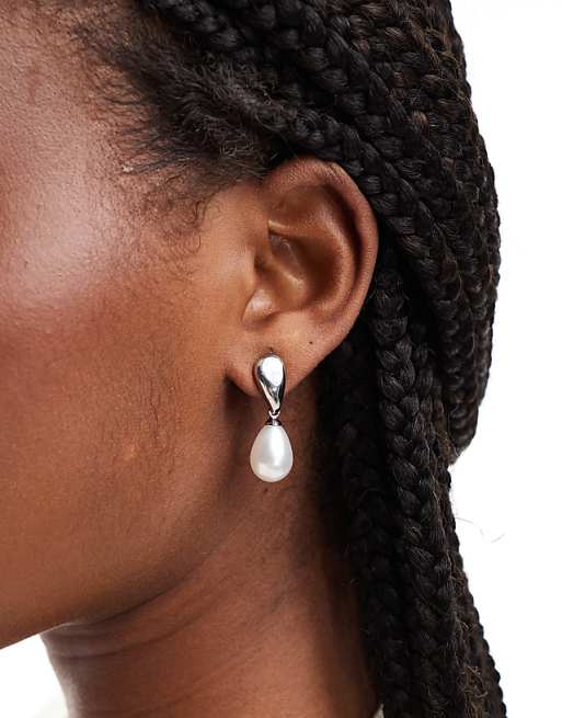 Petit Moments liquid pearl drop earrings in silver