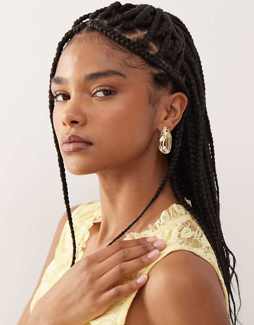 Petit Moments molten stud earrings in gold