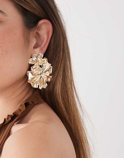 Petit Moments Noveldo statement flower stud earrings in gold