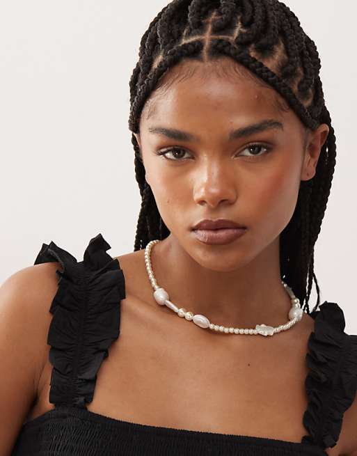 Petit Moments statement pearl necklace in gold