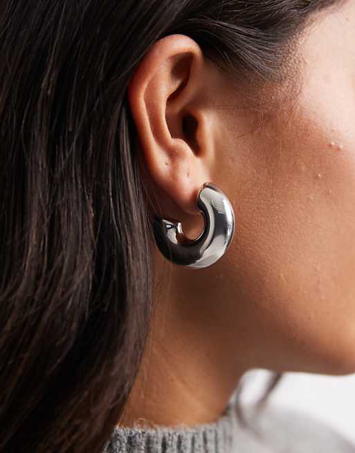 Pieces chunky hoop earrings in silver tone